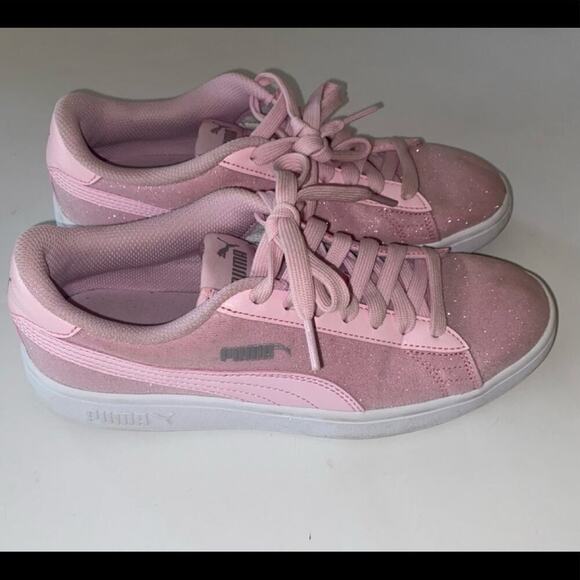 PUMA GIRLS GLITTERY PINK SNEAKER SIZE 6C - Picture 1 of 4